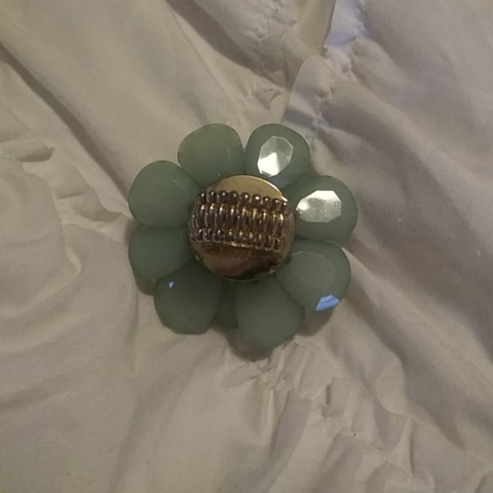 Flower ring - Picture 2 of 2
